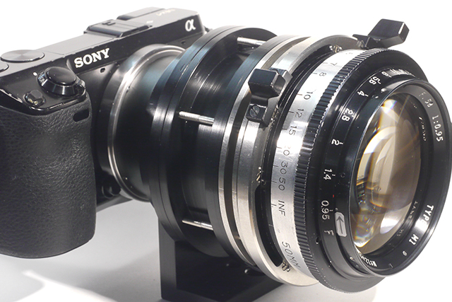写真12　アルマイト仕上げが終わったマウントアダプターを使用して、アンジェニュー50mm F0.95をNEX-7で試写